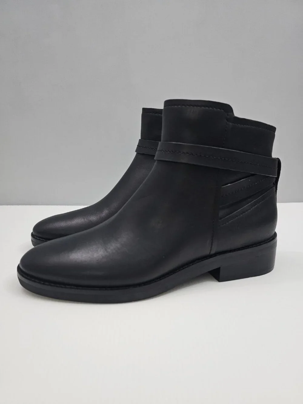 Cole Haan Rosalyn Waterproof Ankle Boot Black Leather Low Heel Womens 9.5 NEW